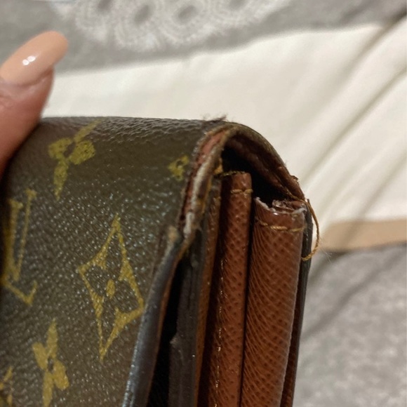 Louis Vuitton Sarah Long Wallet